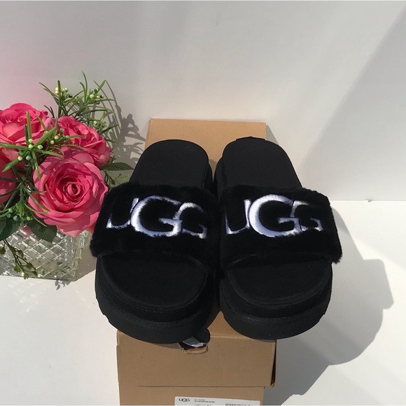 UGG Laton Fur Slide - Picture 2 of 9